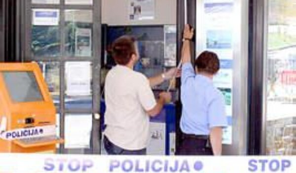 U Funtani provaljeno u kiosk, u Zelenoj laguni opljačkana poslovnica 'Atlasa'