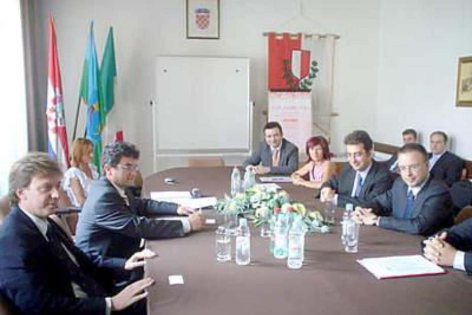 S potpisivanja ugovora Grada i PBZ-a o poticanju stanogradnje i poduzetništva