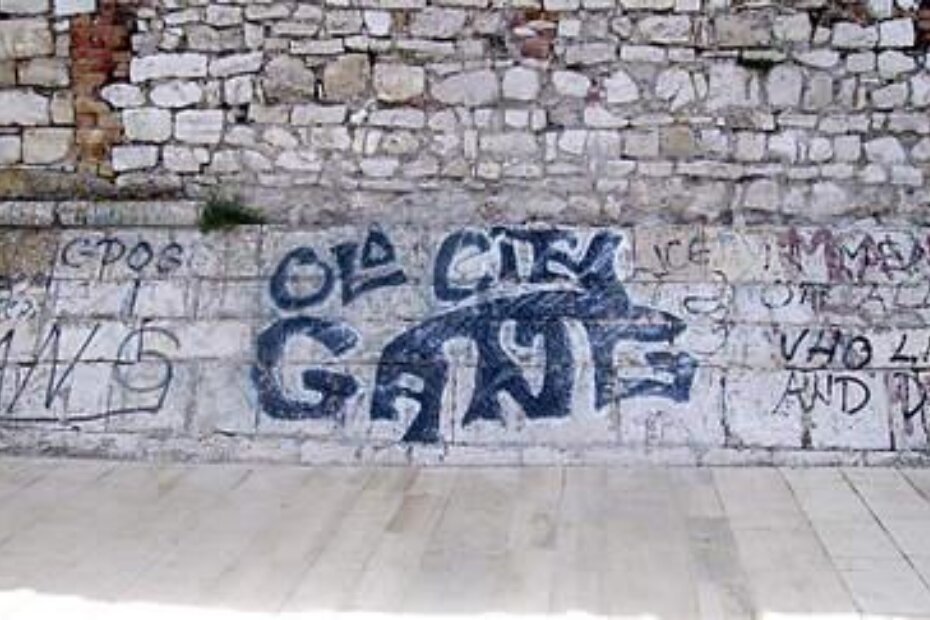 Potpis vandala na gradskom lungomare
