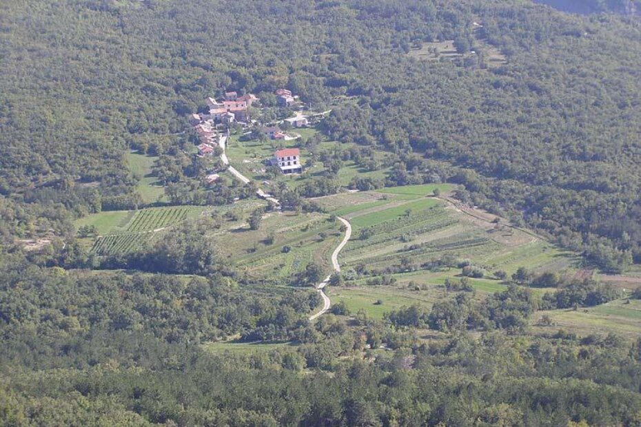 Pogled sa Žbevnice na dolinu