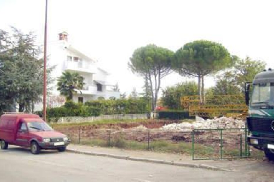 Srušena kuća u Creskoj