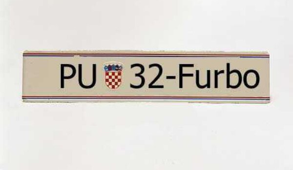 Sam izradio i ispisao registarske oznake