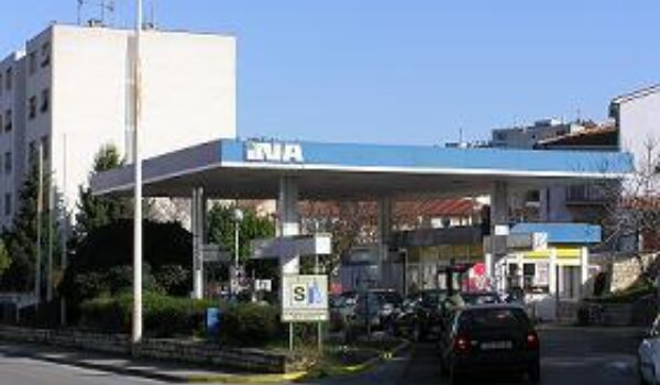 Tri metka u djelatnika INE prilikom pokušaja pljačke benzinske pumpe