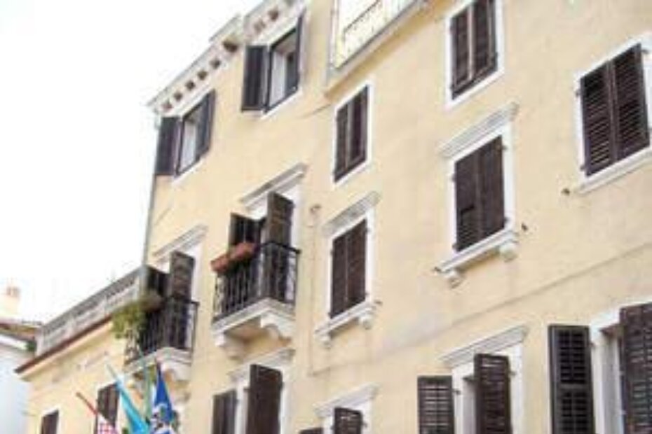 Zgrada vrsarske uprave na Trgu Degrassi doživjet će temeljitu adaptaciju