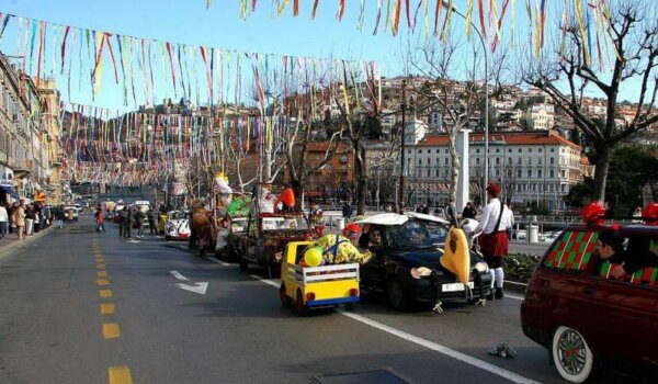 Odvožen 16. Maškarani auto rally "Pariz-Bakar"