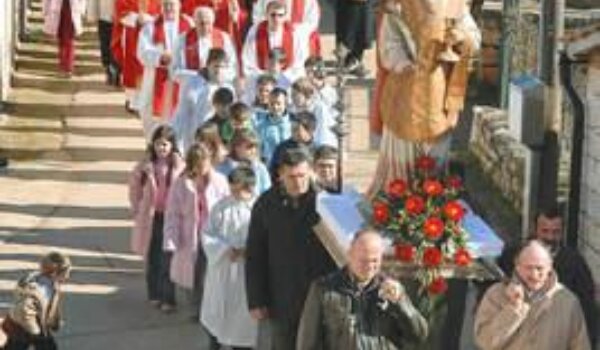 Kaštelir - Misa i procesija sv. Valentinu u čast