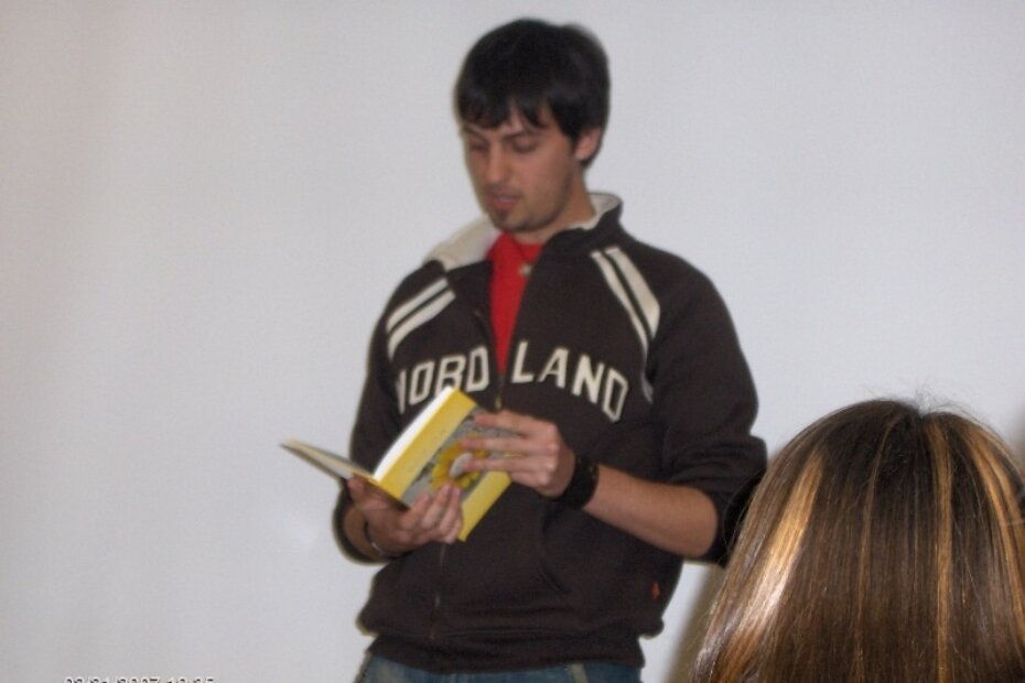 Igor Palčić predstavlja svoj rad Veliki macchiato i čaša vode