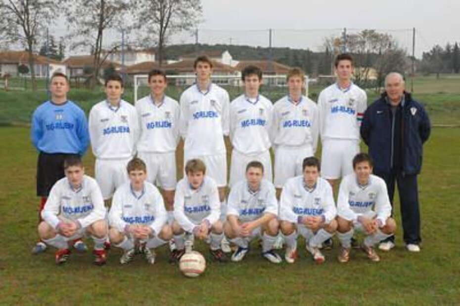 "Proizvodnja" igrača za prvu momčad kluba - kadeti "Jadrana" s trenerom Romanom Korlevićem