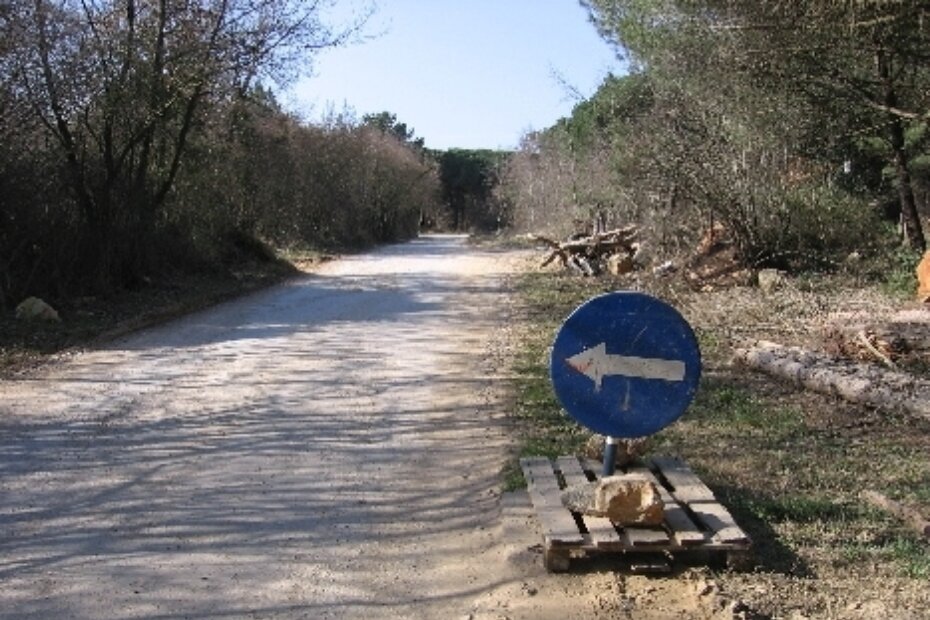 Ukradeni poklopac šahta - mjesto je do dobave novog zaštićeno prometnim znakom