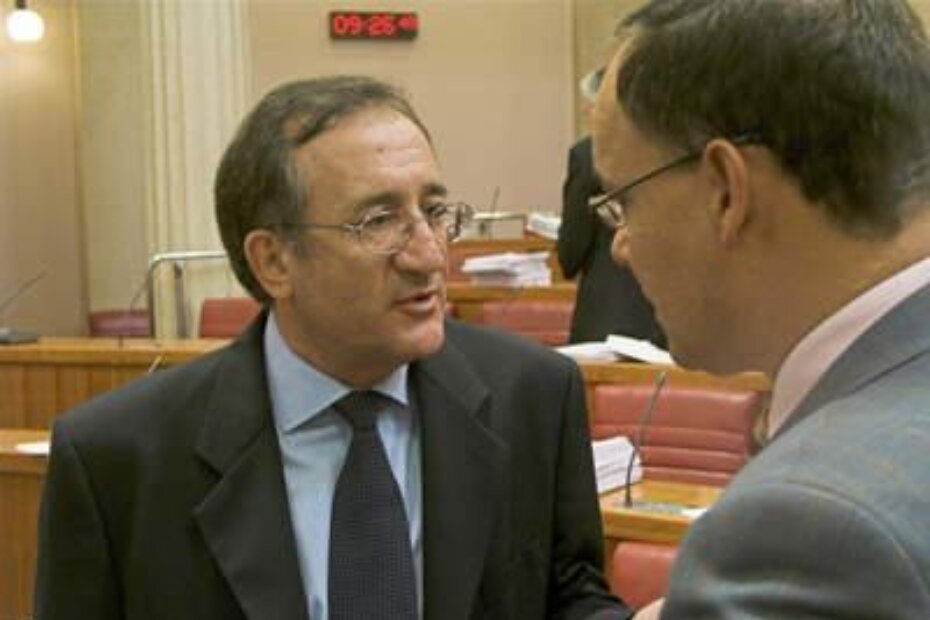 Lino Červar i Damir Kajin tijekom sjednice Hrvatskog sabora