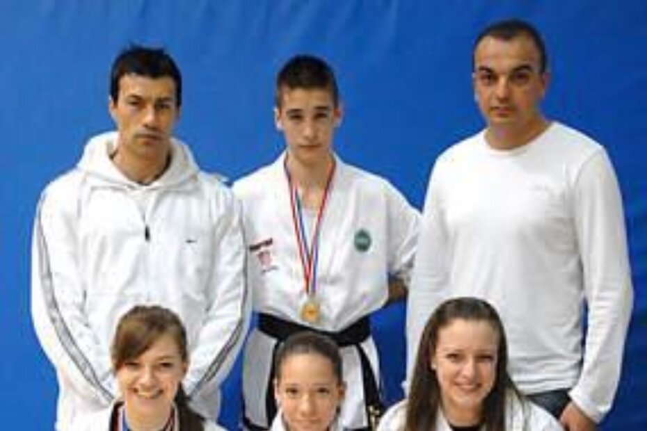 Seniorski prvaci Hrvatske - Dragan Zdjelar, Ognjen Topalović, Jurica Nuić, Mateja Pančelat, Martina Đekić i Atina Pančelat