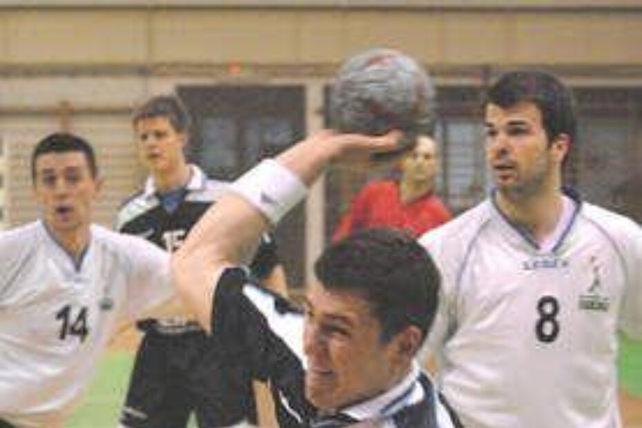 MOŽE I BEZ VESELINOVA - Darko Šikanjić uspješno je "na crti" zamijenio kažnjenog prvog kružnog napadača "Poreča"