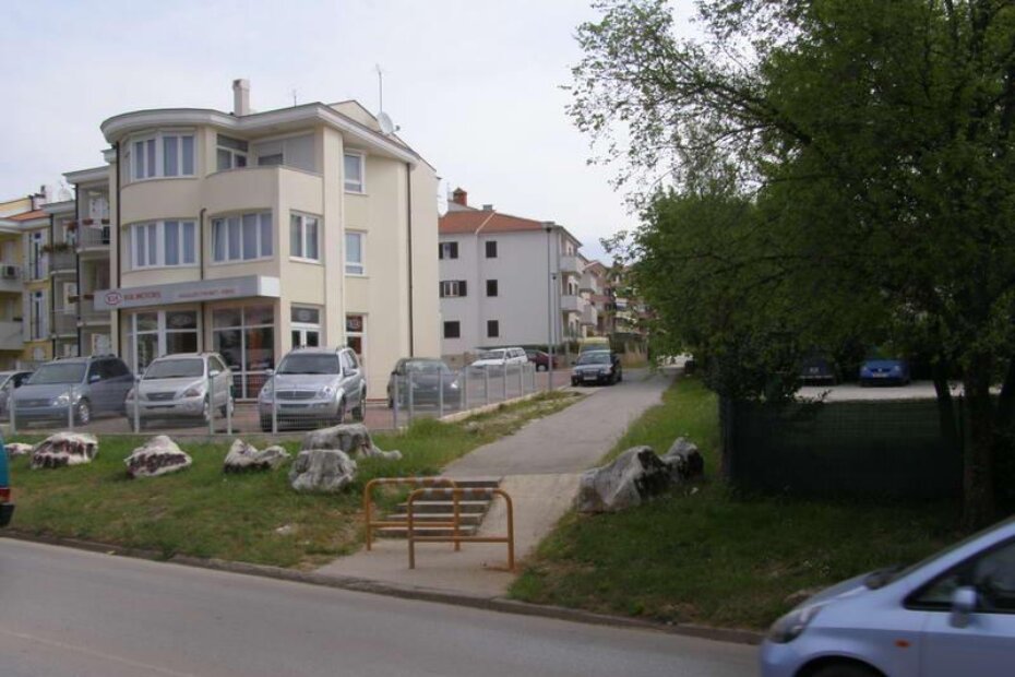 Uredno napravljeni prijelaz koji ne vodi nikamo