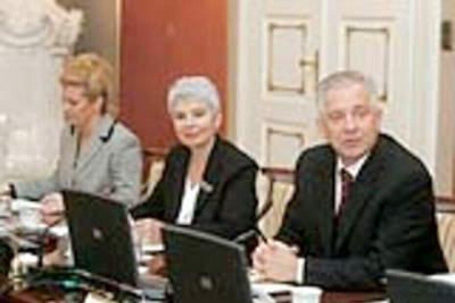 Gotovo je s prikupljanjem raznih suglasnosti za gradnju kojih je znalo biti i 30 - Kolinda Grabar-Kitarović, Jadranka Kosor i Ivo Sanader