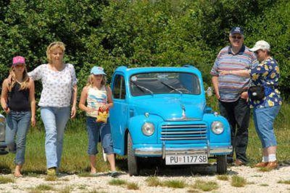 Najstariji automobil bio je "topolino" iz 1949.