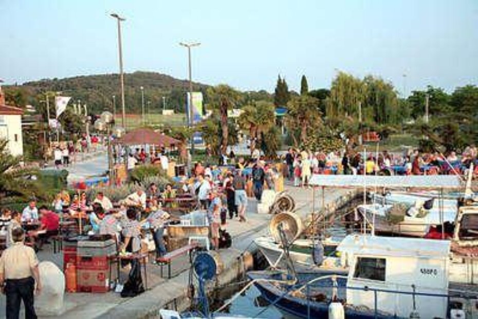 Prva ovogodišnja ribarska fešta u Vrsaru