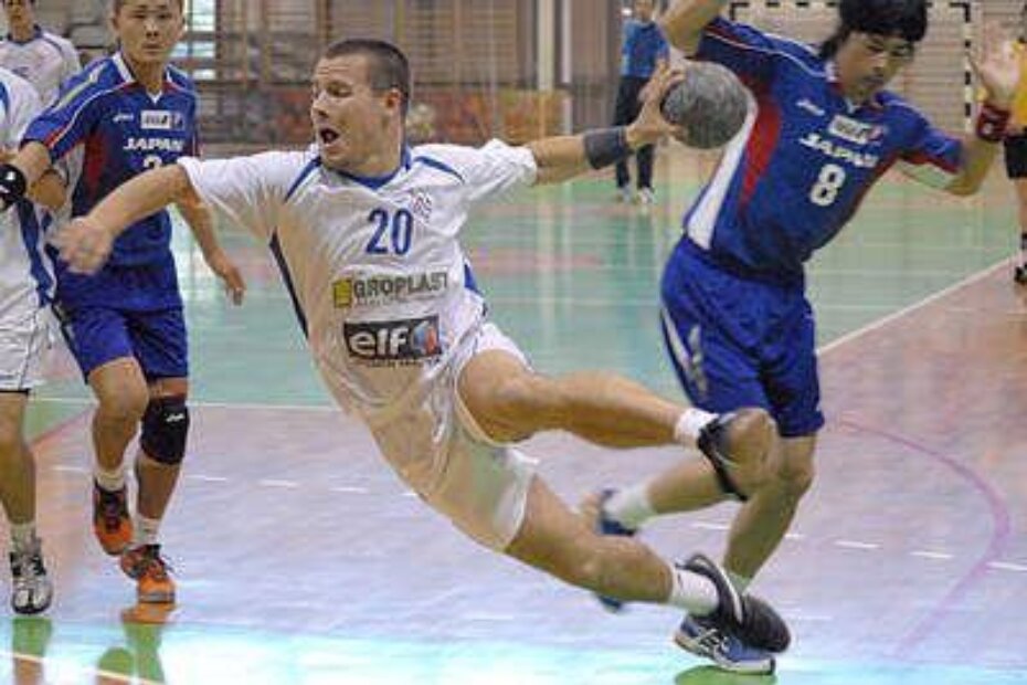 Vladimir Gruičić poentira kraj Norikazua Higasija (8) i Kenjija Toyobe