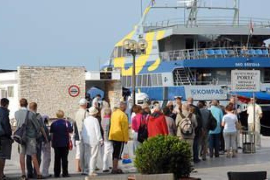 Hoće li po uzoru na obračun PDV-a za linijski prijevoz iz Poreča do Venecije država isti naplatiti i Jadroliniji za liniju Split - Ancona?