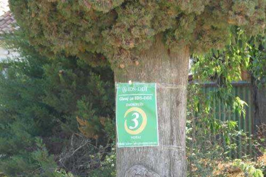 Stablo u Varvarima - Školska ulica. Stvarno mislite da je to lijepo?