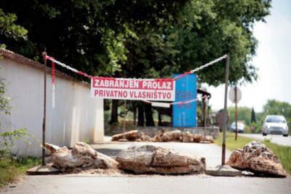 Zatvoren ulaz u Buiće s glavne ceste