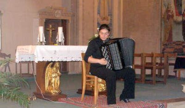 Harmonikom u vrsarsko Kulturno ljeto - koncert mlade harmonikašice Anamarije Lovrečić u Vrsaru