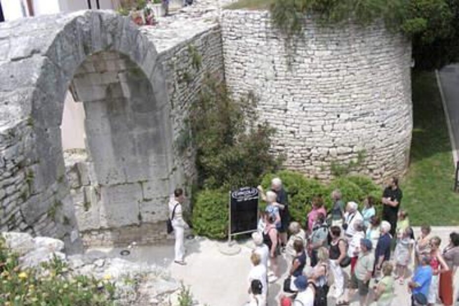 Koja je to najveća masa turista koju Hrvatska može podnijeti prometno, tržišno i ekološki?