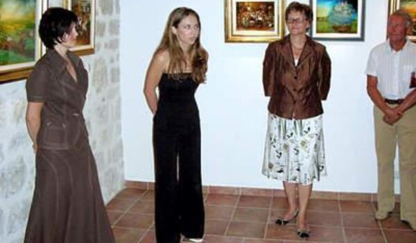 Podravska naiva Marije Peti Božić na prvoj ovosezonskoj izložbi u galeriji 'Zgor murve' u Funtani