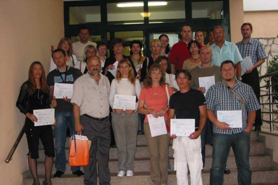 Polaznici i voditelj testnog ECDL centra Esad Mujaković