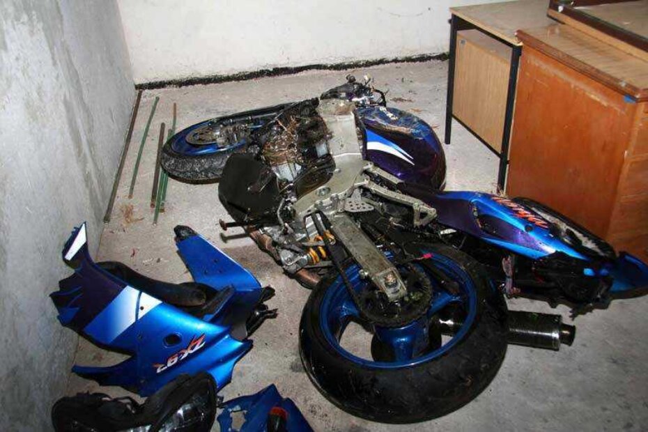 Uništeni Kawasaki smješten je u prostorijama policijske postaje u Pazinu