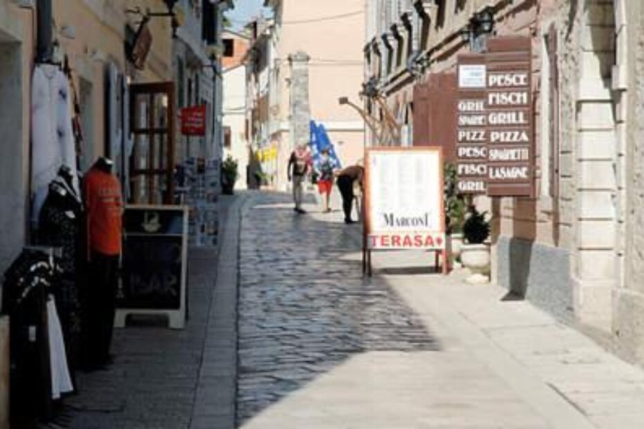 Eufrazijeva ulica u Poreču i dio palače Vergotini