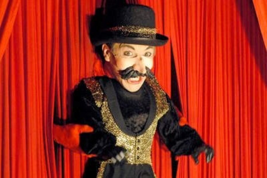 Glava glumca na tijelu lutke - kazalište Truki-Trek