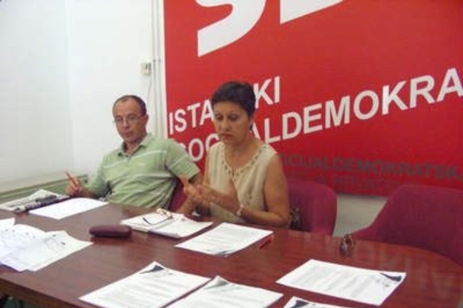 Giorgio Cerlon i Lucija Debeljuh na presici