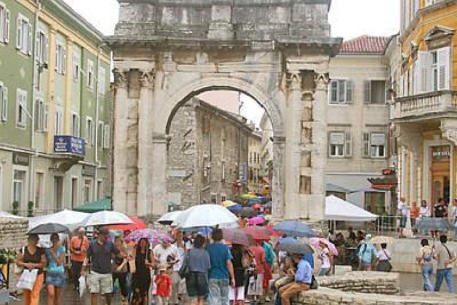 Kišobranske slike ovoga su kolovoza bile rjeđe nego lani, što je direktno utjecalo i na bolji turistički posjet