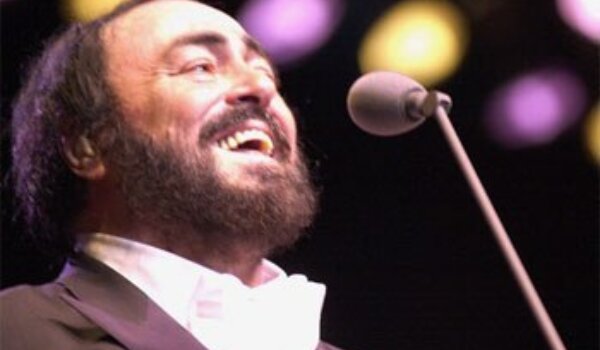 Umro Luciano Pavarotti (71)