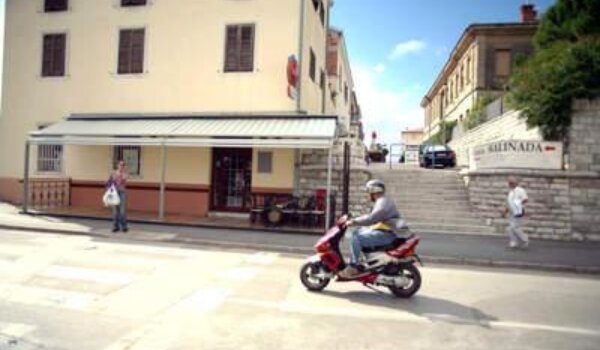 Razularene djevojke primirile tek lisičine