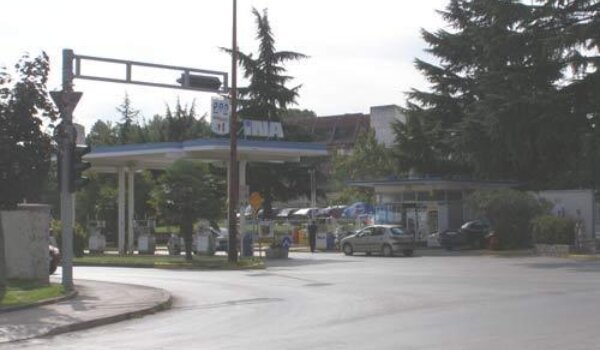 Opljačkana benzinska pumpa INA kod osnovne škole