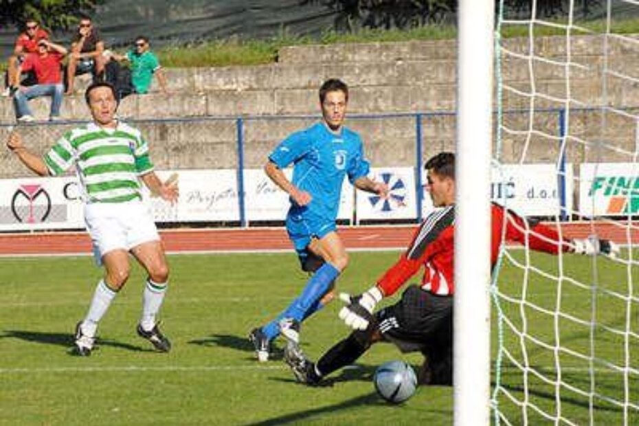 NAČEO BARIČEVIĆA - Leo Grgurić postiže prvi gol na jučerašnjoj utakmici
