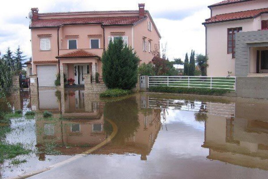 Pjantade u Velom Maju pod velikom količinom vode