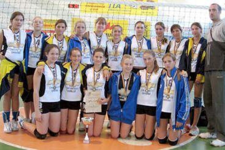 Mlađe kadetkinje 'Poreča' s trenerom Mladenom Miloševićem