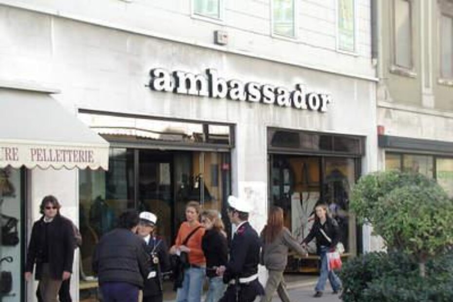 Trgovina Ambasador u Trstu