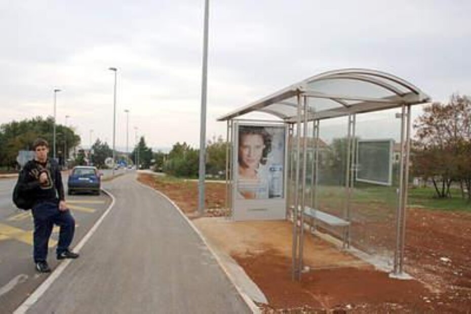 Nadstrešnica na autobusnom stajalištu u Špadićima postavljena 2. kolovoza