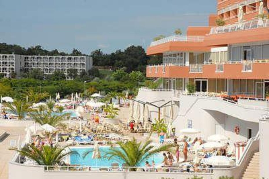 Zelena Laguna, najkompletnije turističko naselje Plave lagune