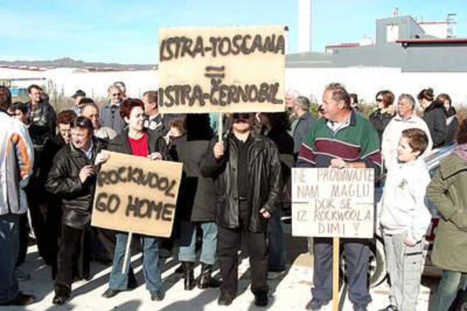 Poruke s prosvjednog skupa ispred Rockwoolove tvornice