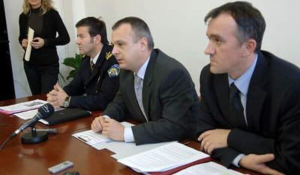 Policija poziva na oprez u rukovanju pirotehničkim sredstvima