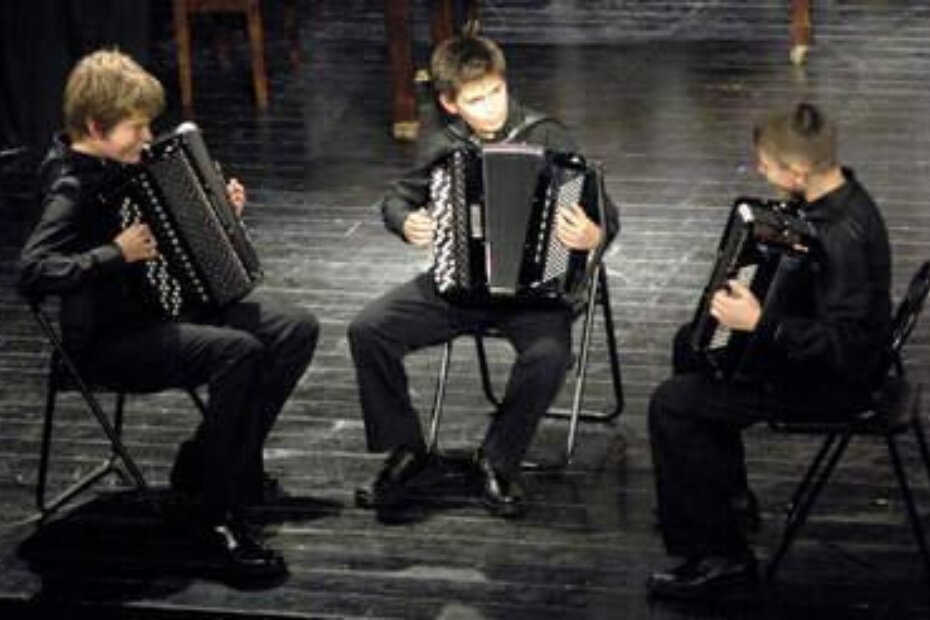 Trio harmonika - Viktor Ivančić, Elvin Radešić i Marijan Dežić