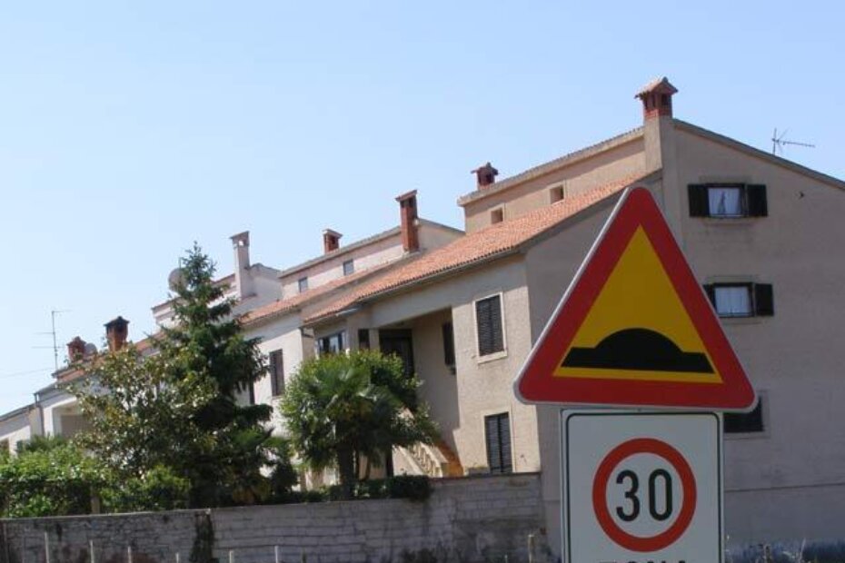 Oni su svoj problem riješili znakom i preprekama. A što sa svima ostalima?