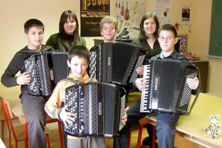 Elvin Radešić, Ana Šterpin, Viktor Ivančić, Anamarija Lovrečić, Danijel Bijelić; Mateo Bernobić (stoji)