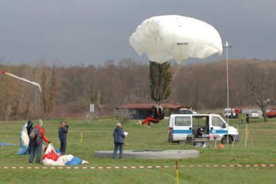 Otvoreno padobransko natjecanje u skoku na cilj