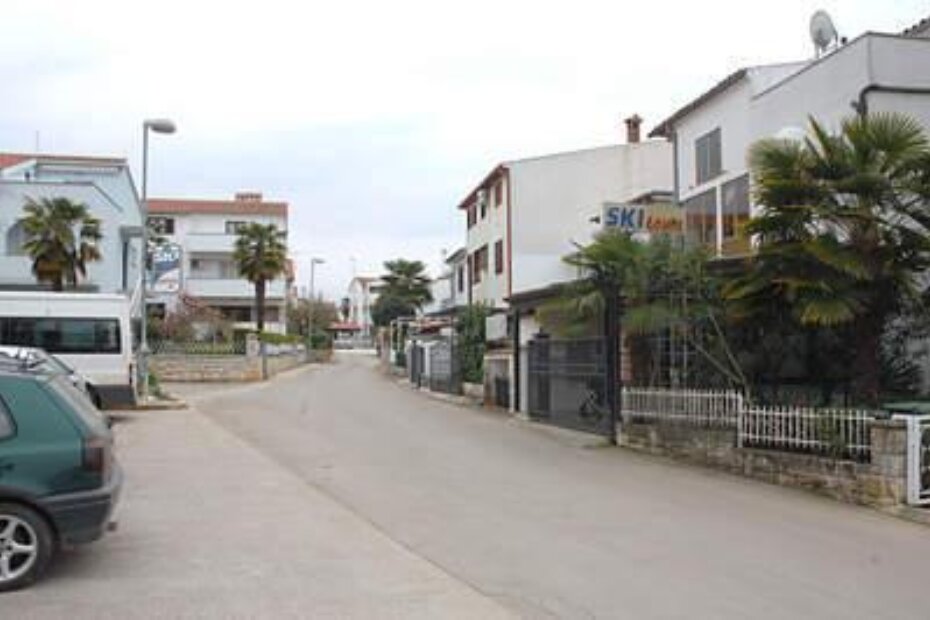 Tko je prijavio bespravne (do)gradnje u porečkoj Ulici Ivana Matetića Ronjgova?