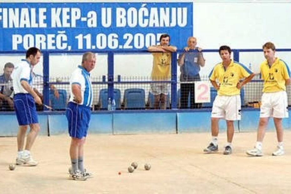 DERBI NOSI SVOJE ČARI - Buzećani Teo Kuljiš i Dario Flego, i Porečani Mario Percan i Elvis Smolica na prošlogodišnjem susretu